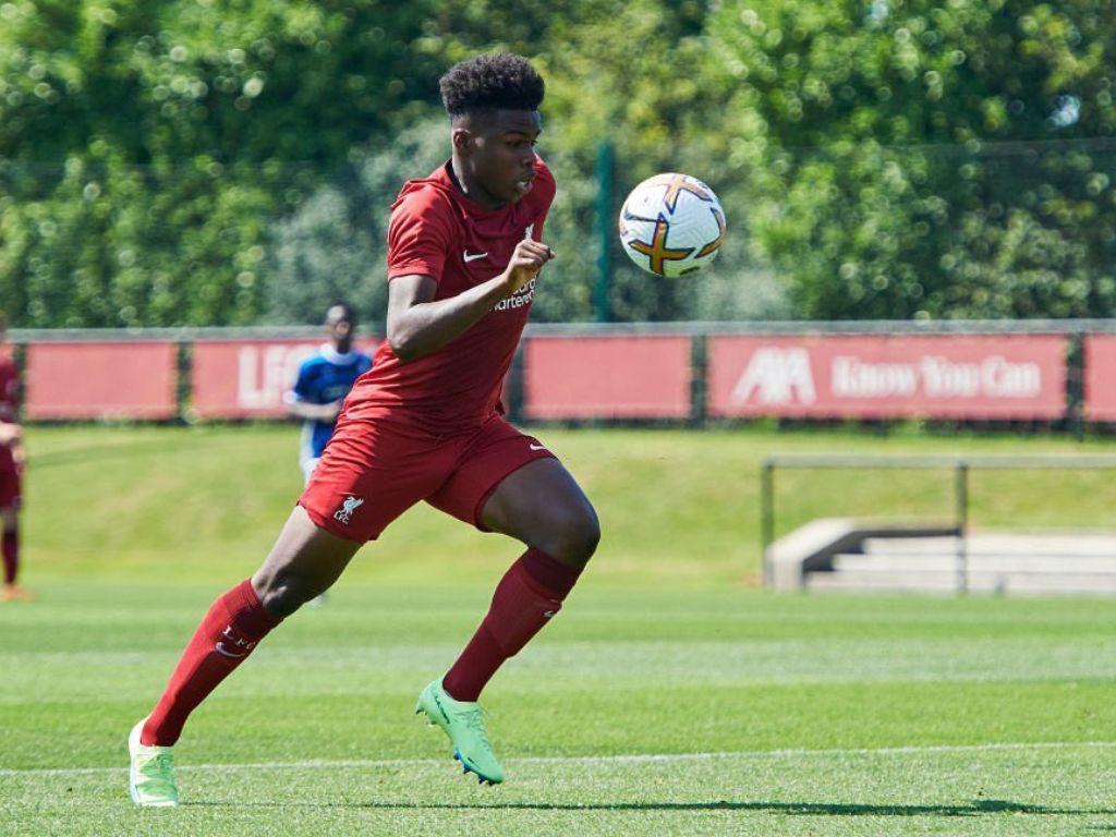 Keyrol Figueroa debuta con la U-18 del Liverpool en goleada 6-2 sobre el Middlesbrough