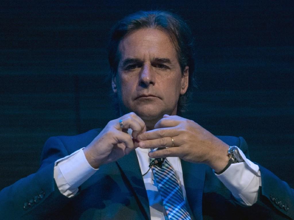 Presidente de Uruguay cancela viaje a Cumbre de las Américas por covid