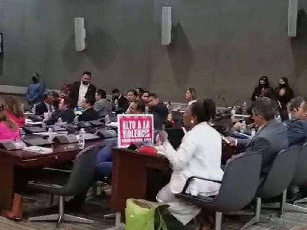 “Se ponen a orar y tienen el diablo en el alma”: Diputada Johana Bermúdez