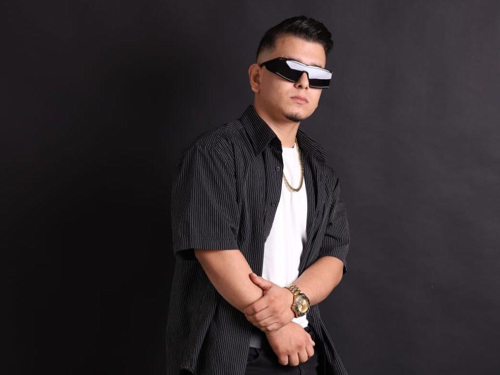 Cantante hondureño J Aly estrena el disco “Signo de superación”