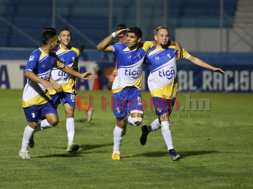 Honduras Progreso remonta sobre el final y vence 2-1 a Lobos UPNFM en el Chelato Uclés