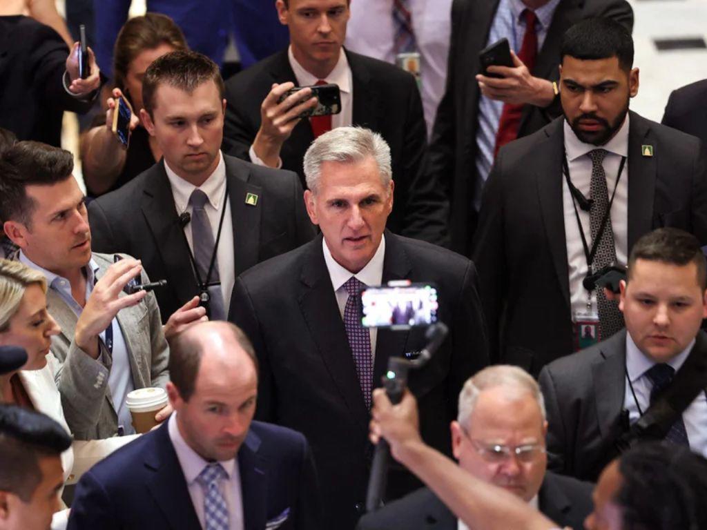 Cámara de Representantes votó a favor de acuerdo para aumentar techo de endeudamiento en EEUU