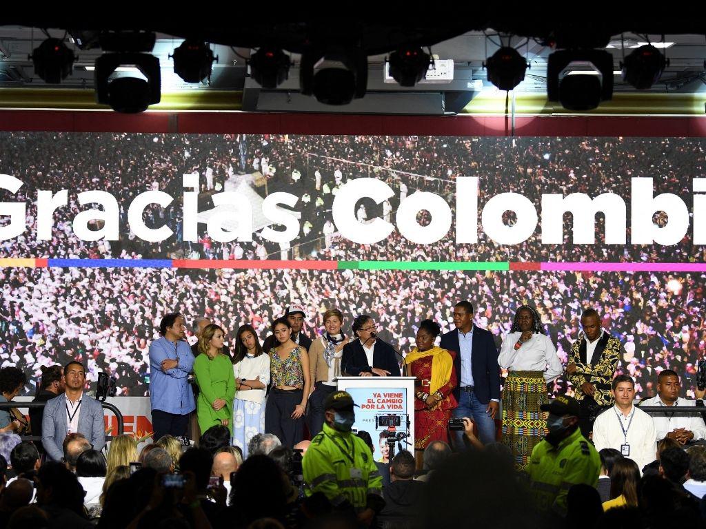 Hernández recibe apoyo de la derecha frente a Petro de cara al balotaje en Colombia