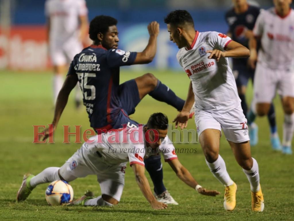 Olimpia ruge y  desploma a las debilitadas águilas del Motagua en el Nacional