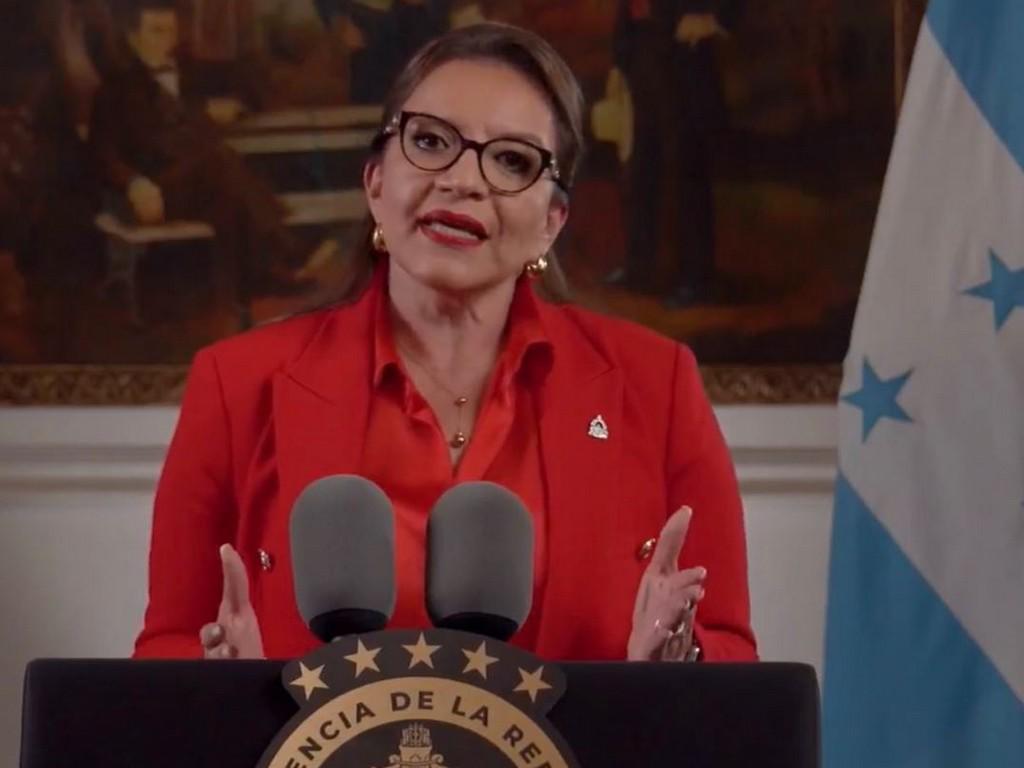 “De nada nos sirve crecer un 1%, si la pobreza y la miseria suben 10 a 15 veces”: Xiomara Castro