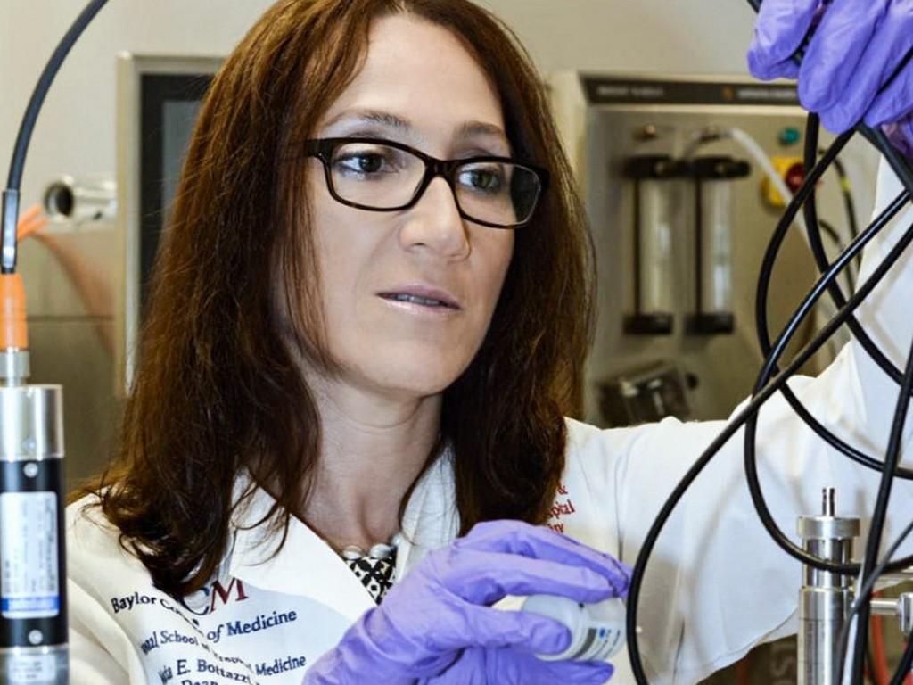 Científica hondureña María Elena Bottazzi recibió “Premio al Servicio Nacional” de Lulac