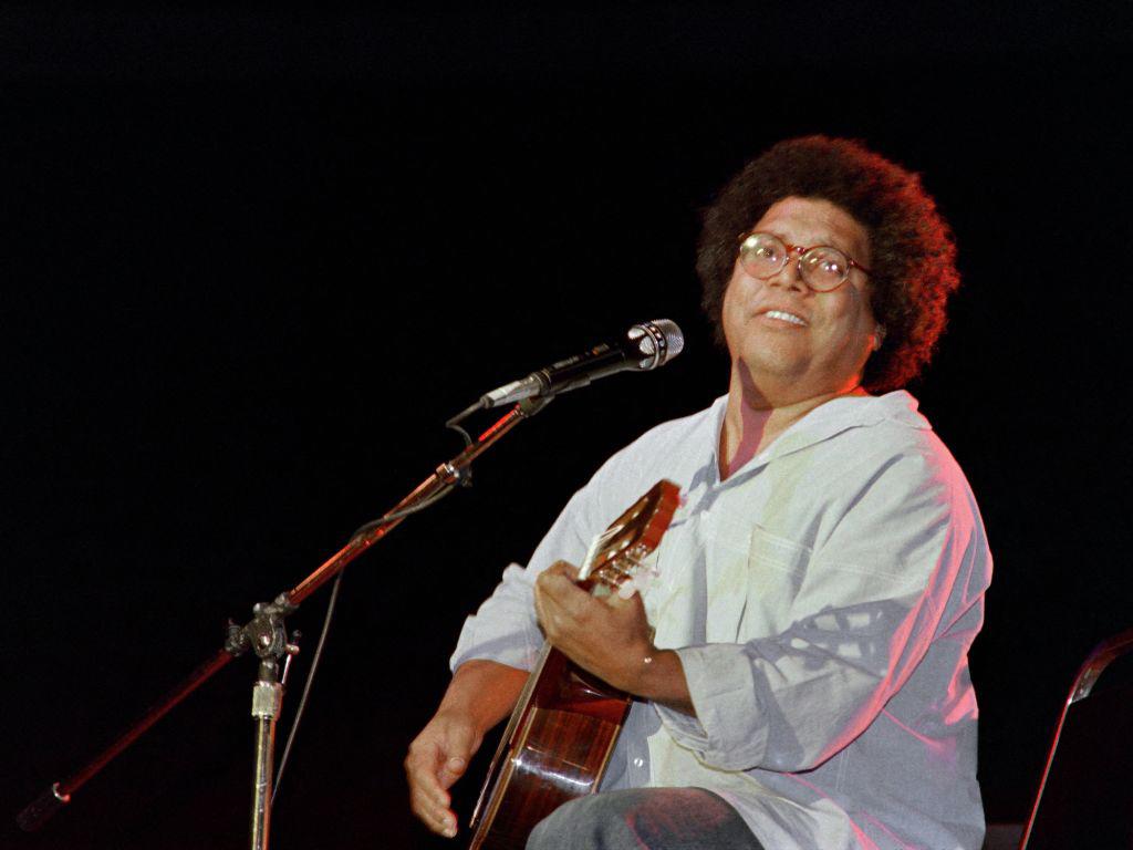 Pablo Milanés, la voz que cantó y alabó  la Revolución cubana y después se retractó