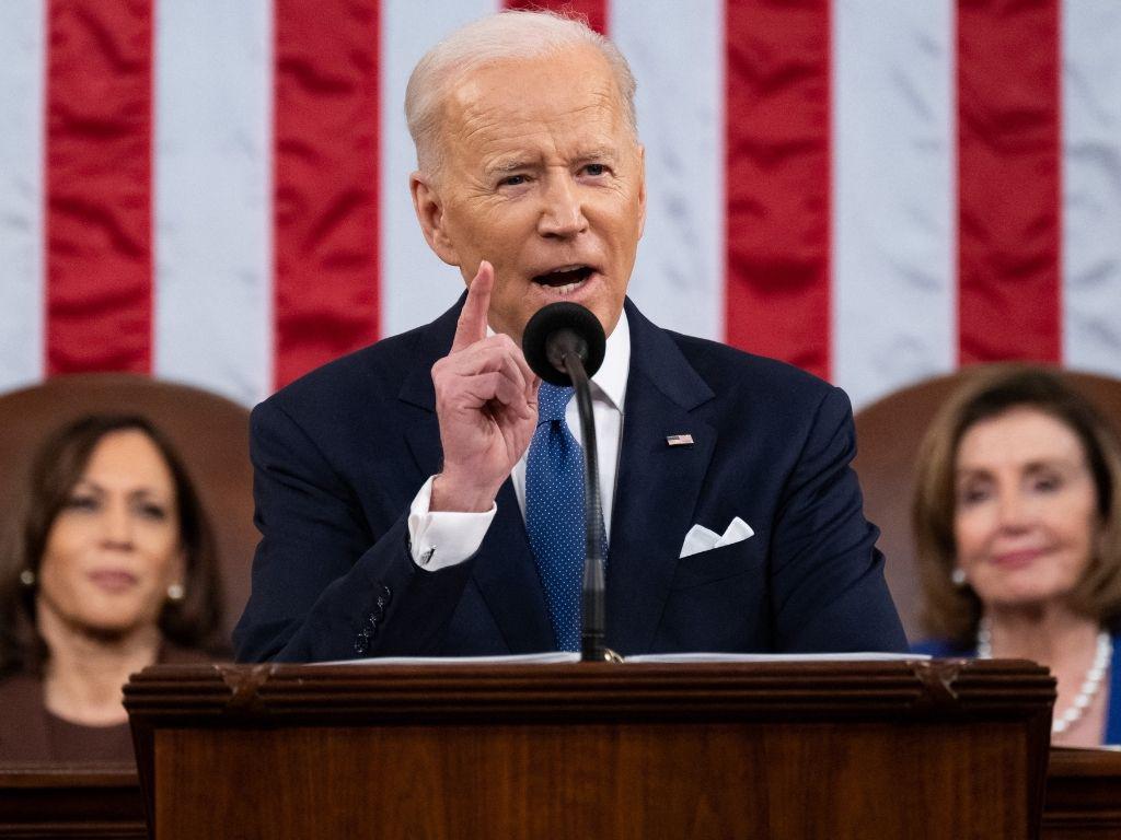 Biden pide “un camino hacia la ciudadanía” para migrantes en EE UU