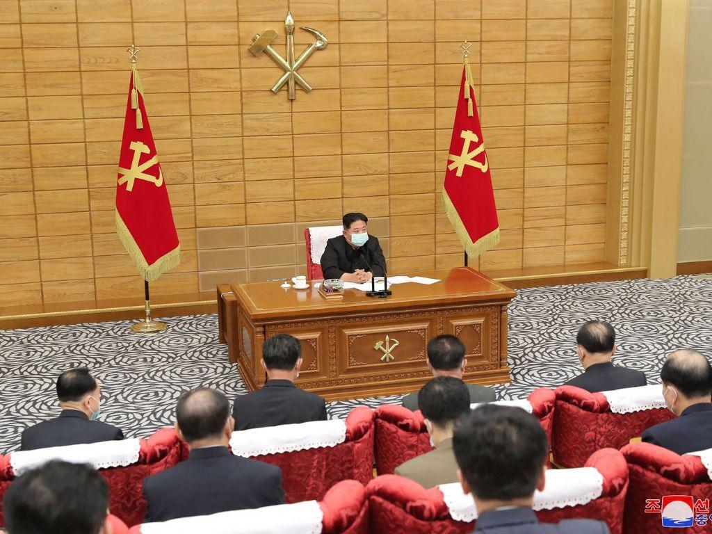 Suman 42 muertes por “fiebre” en Corea del Norte