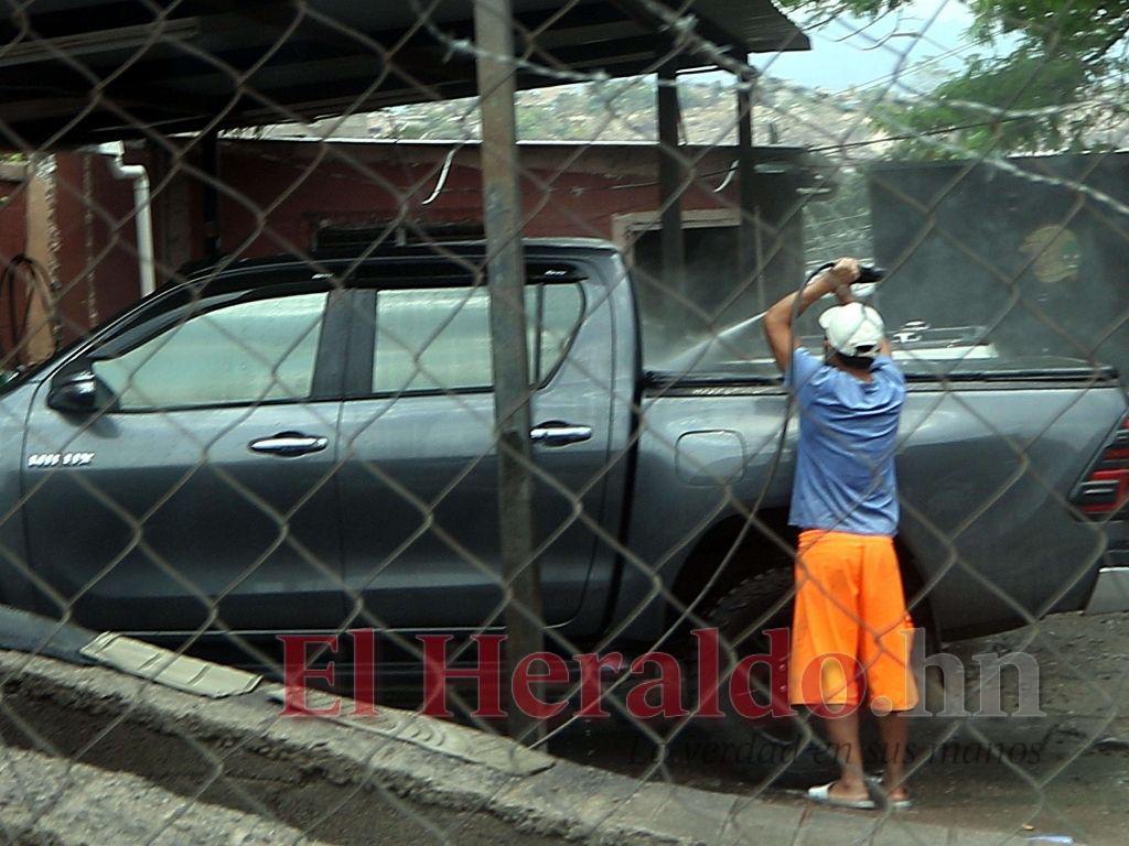 El SANAA advierte multas y cortes por derroche de agua