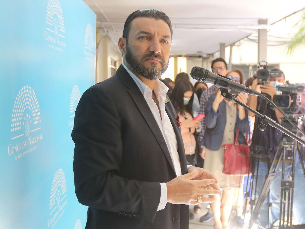 Rasel Tomé: “Si es un proyecto del pueblo, se podría bajar el número de diputados en Honduras”