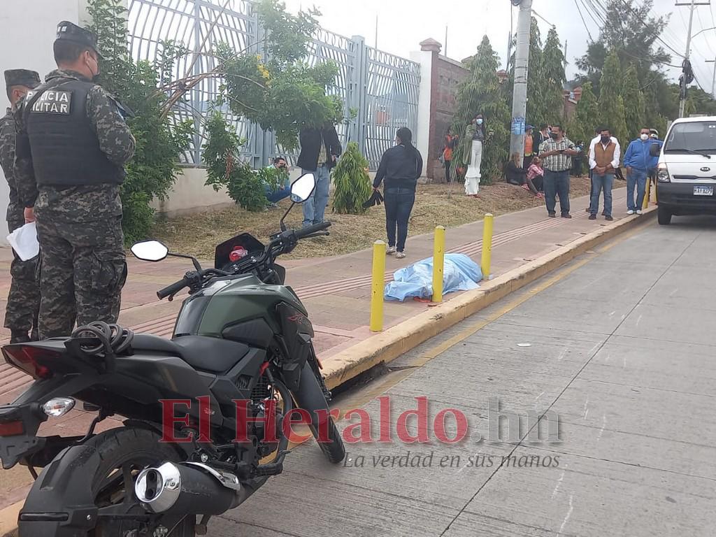 Muere empleada de agencia bancaria que se conducía en motocicleta en el bulevar Suyapa