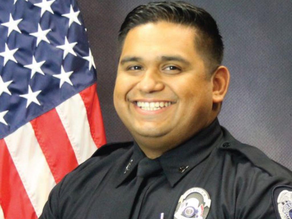 Policía hispano es asesinado a tiros luego una revisión rutinaria a un conductor en Estados Unidos
