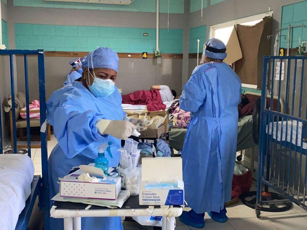 Más de 30 médicos se han contagiado por covid-19 en Honduras