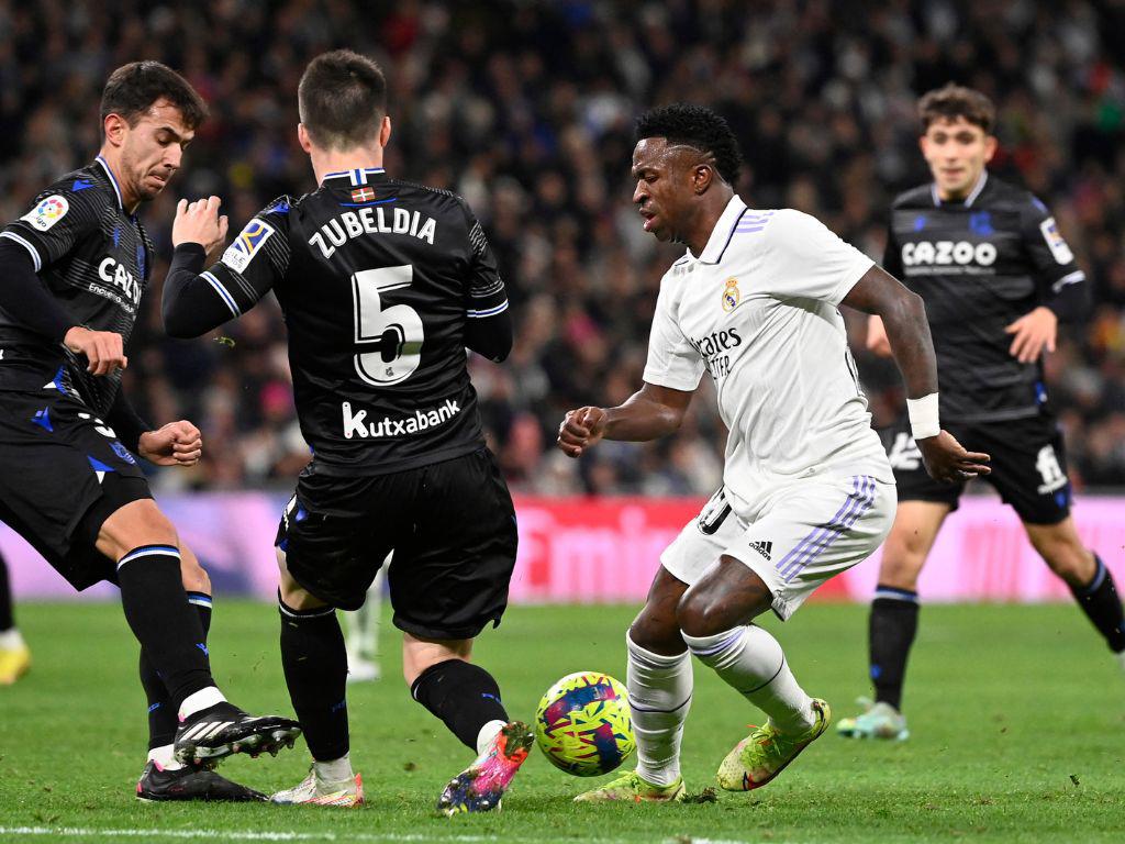 ¡Empate con sabor a derrota! Real Madrid iguala 0-0 con Real Sociedad y deja líder a Barcelona