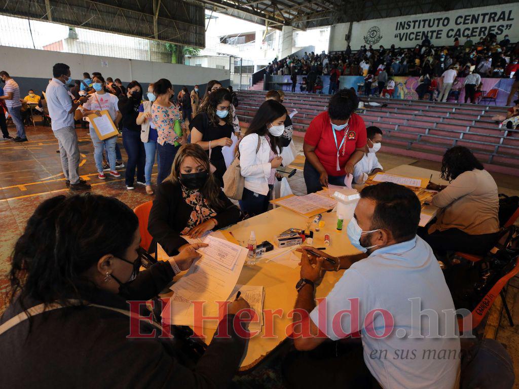 De los docentes que concursarán, más de 23,000 quedarían sin plaza