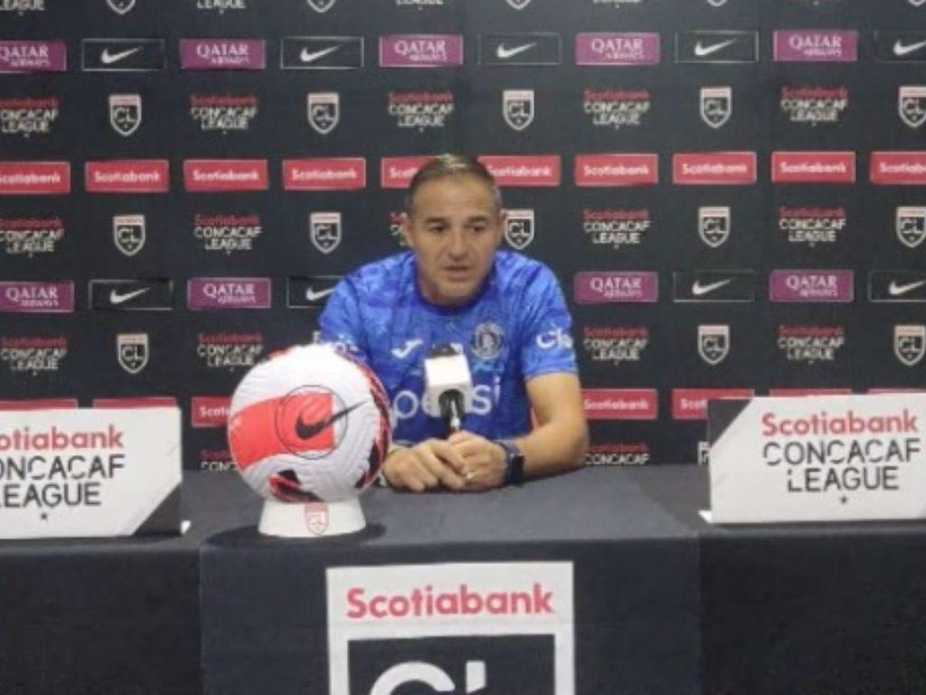 Hernán “Tota” Medina sobre partido contra Tauro FC: “Somos conscientes que se conseguirá un buen resultado”