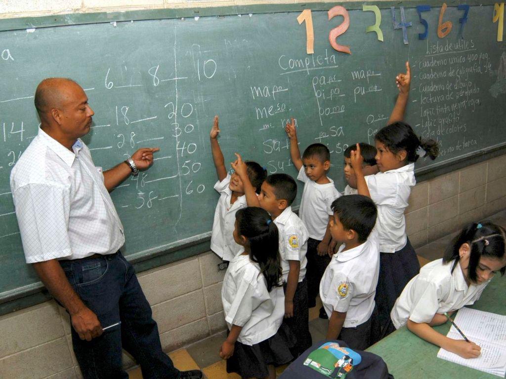 Incremento salarial para el magisterio podría entrar en vigencia a partir de septiembre