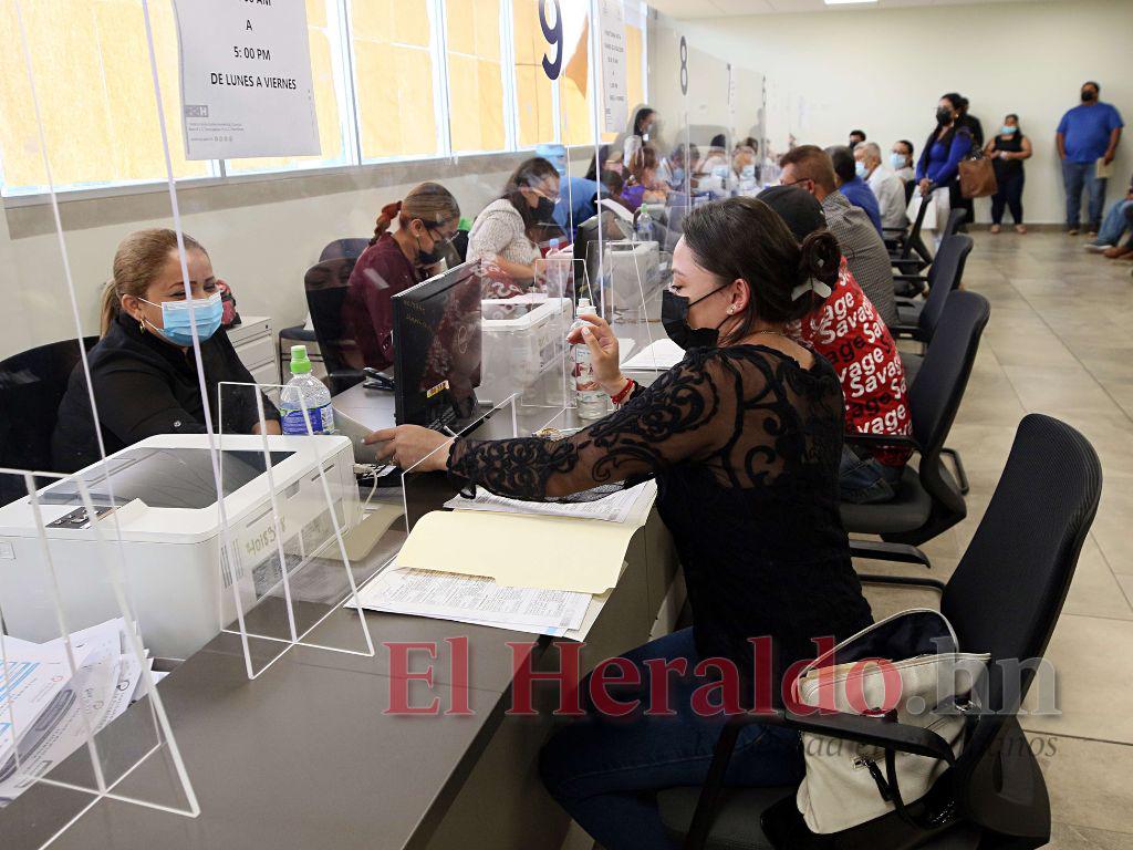 Cinco pasos para realizar el traspaso de su vehículo en el Instituto de la Propiedad