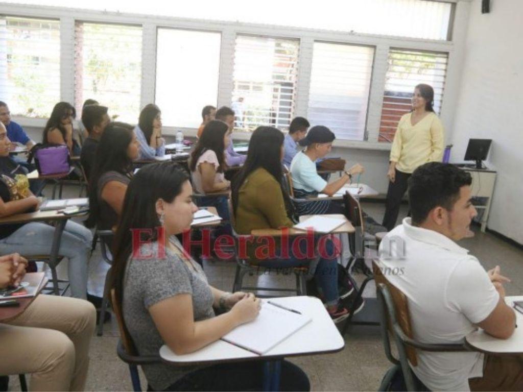 Honduras: Egresados de las Escuelas Normales podrán concursar