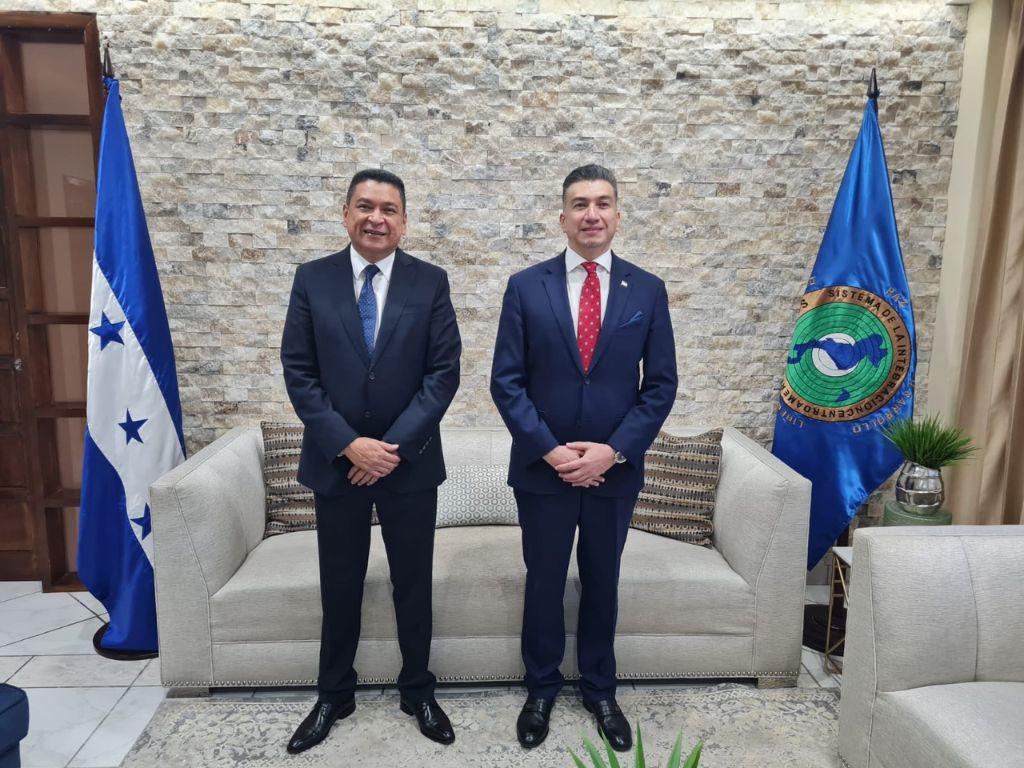 Rolando Argueta se reúne con presidente de la Corte Centroamericana de Justicia