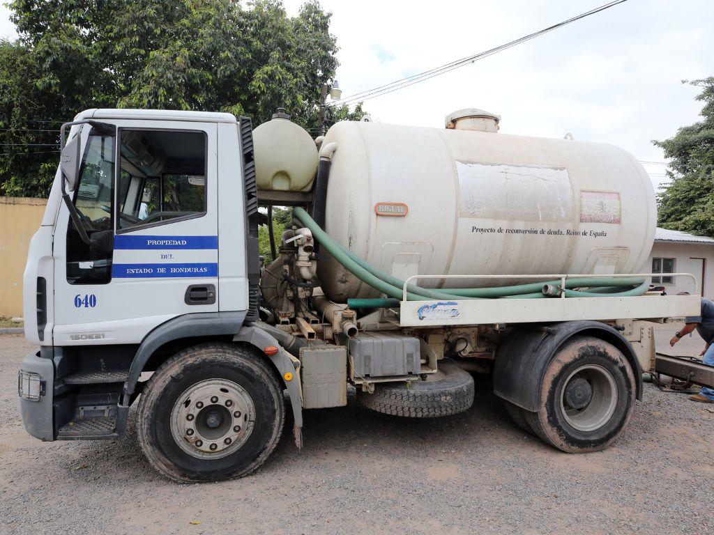 Unas 25 solicitudes de limpieza de fosas sépticas recibe la UMAPS al mes