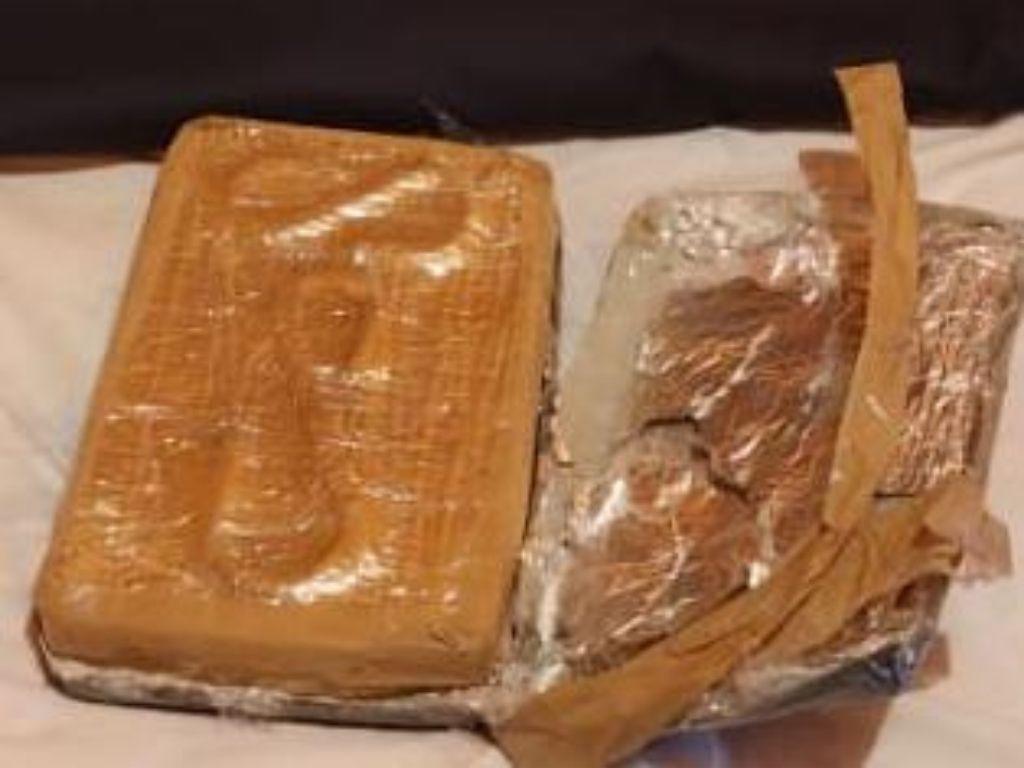 Decomisan primer kilo de posible heroína del año en La Ceiba;  capturan a sospechosos