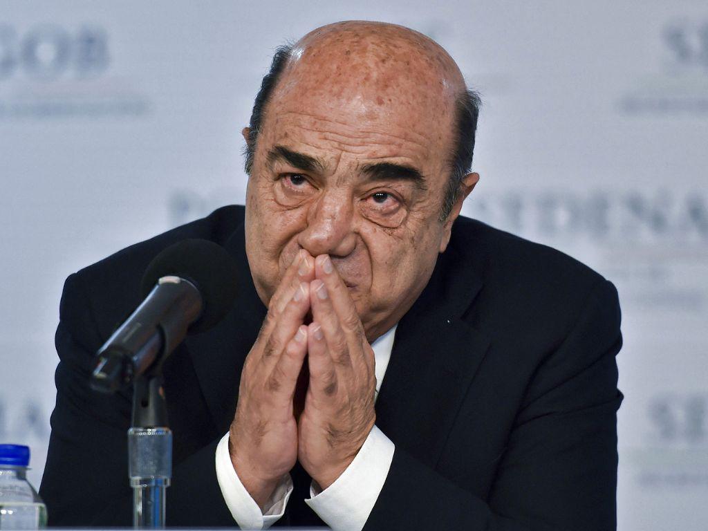 Dan prisión preventiva a Murillo Karam, vinculado en caso de 43 estudiantes desaparecidos