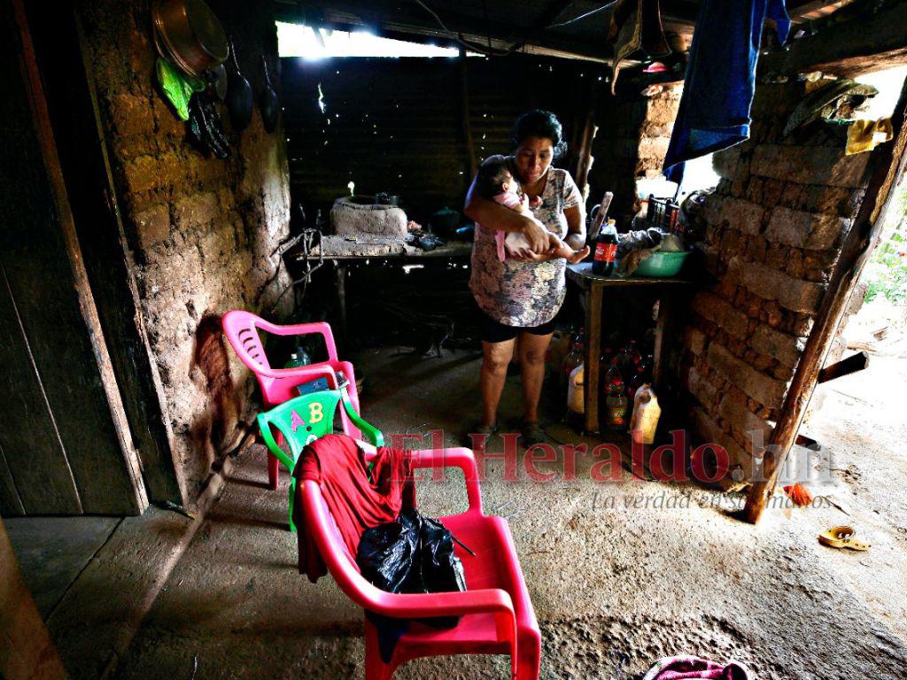 En el cordón del olvido de Francisco Morazán: “Migrar nos sacará de la pobreza”