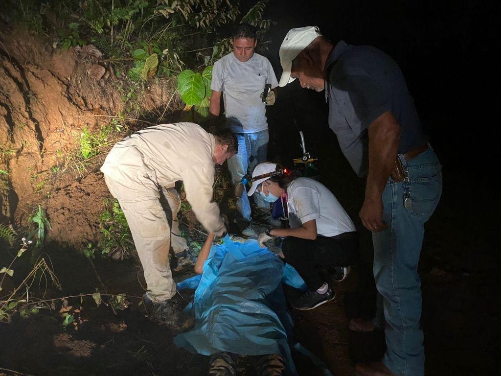 Nueve personas resultan heridas tras volcar su carro en Santa Bárbara
