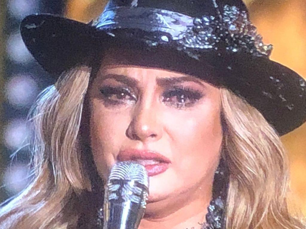 Paty Navidad rompe en llanto por su padre: ‘Está entre la vida y la muerte’