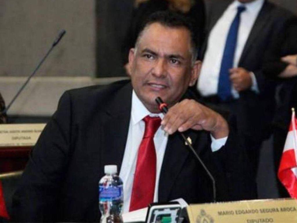 “Hay sapos que van a Estados Unidos a ganarse el almuerzo”, asegura jefe de la bancada del Partido Liberal sobre Lista Engel