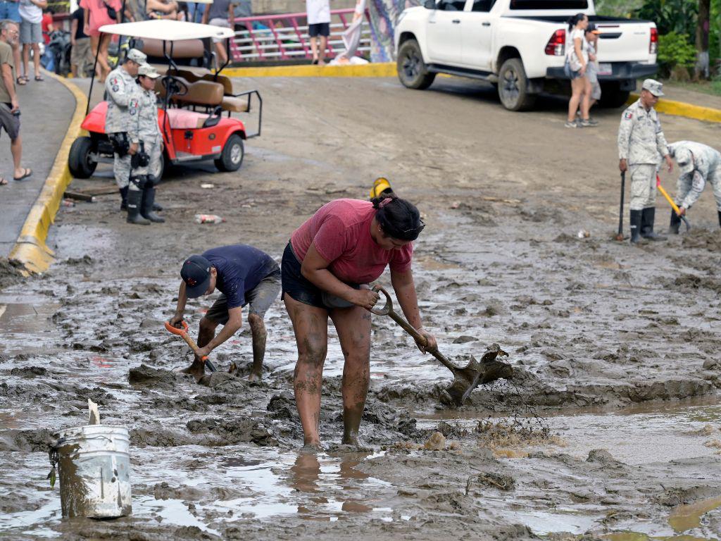 La tormenta tropical Roslyn deja un muerto en México
