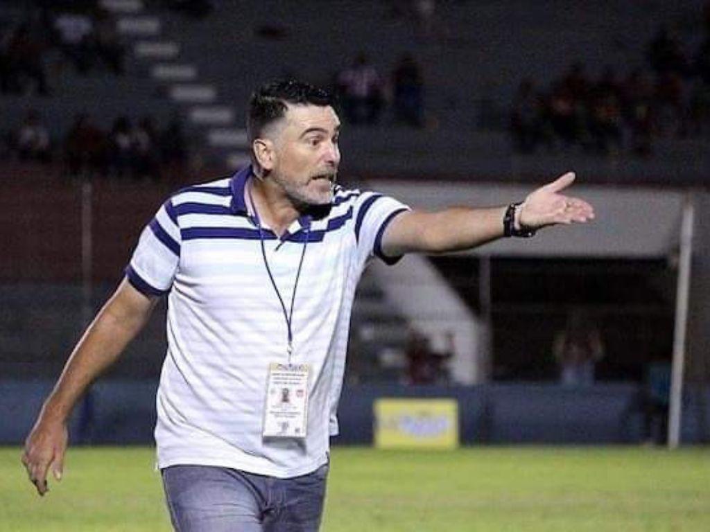 Un Victoria protagonista y ordenado promete Fernando Araújo tras su fichaje