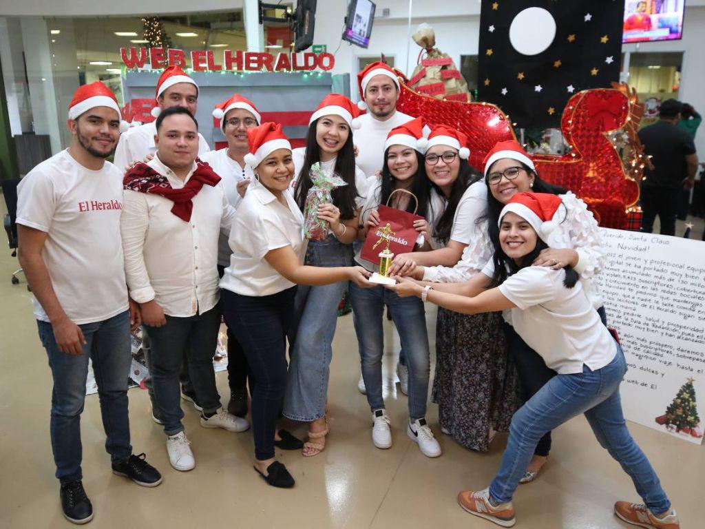 Creatividad y diversión dejó concurso de mesas navideñas en la Sala de Redacción de EL HERALDO