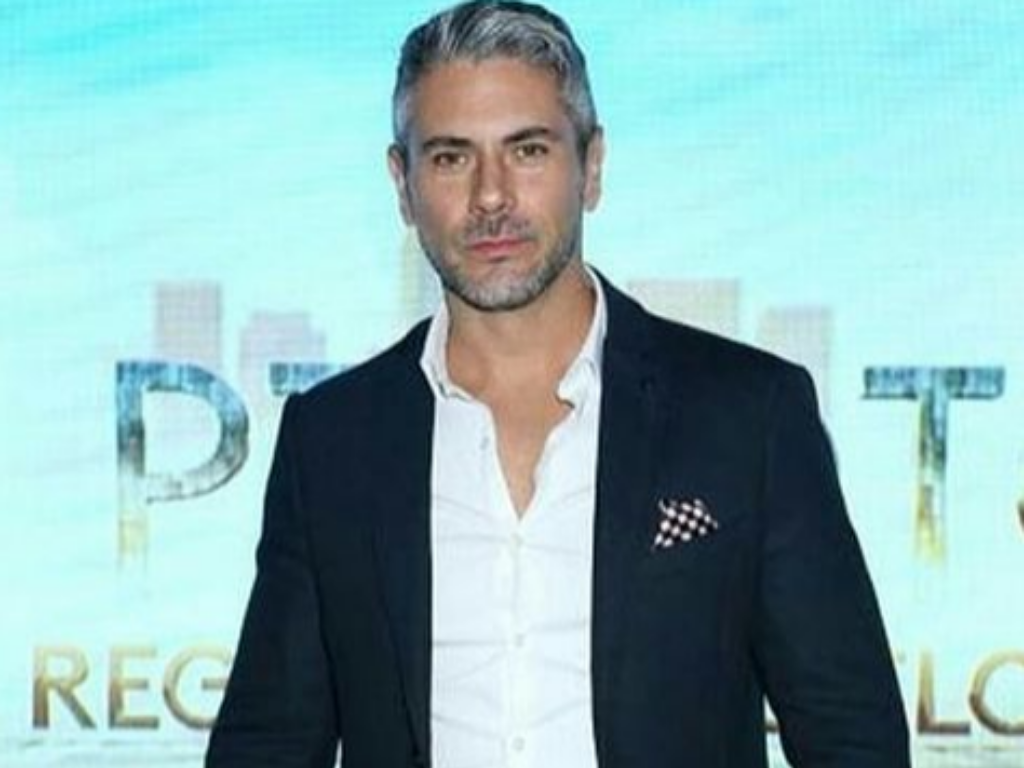 Cantante Ricardo Crespo es sentenciado a 19 años de cárcel por abusar a su hija