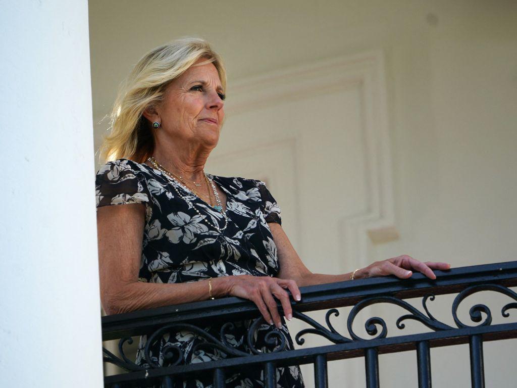 Jill Biden da positivo a covid-19 y manifiesta síntomas leves