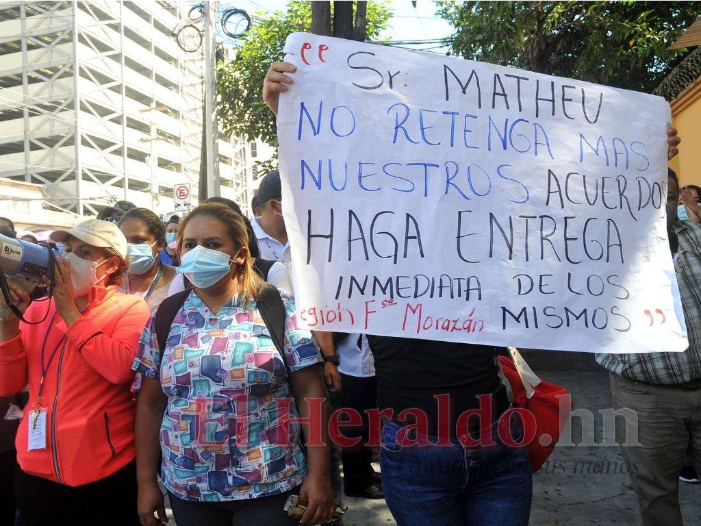 Personal de Salud recibirá plazas con acuerdos esta semana