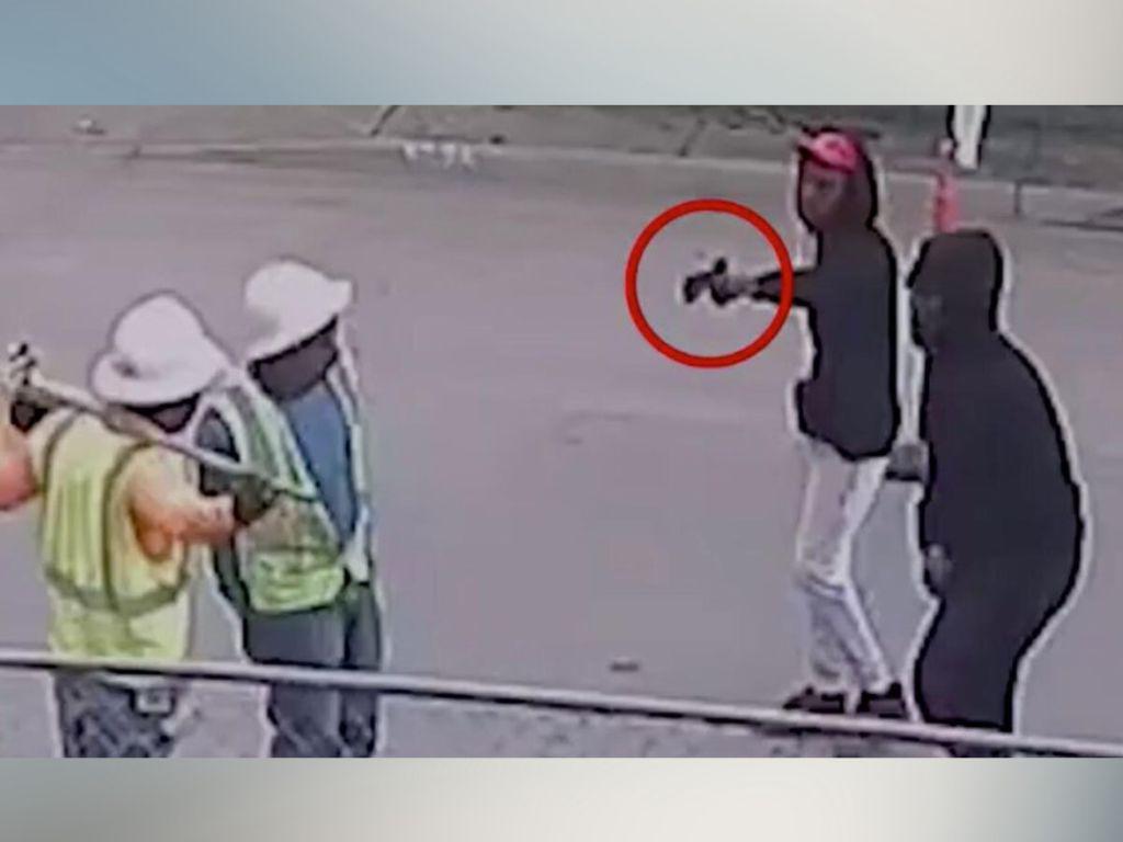 Hombres armados asaltan a obreros hispanos en Dallas