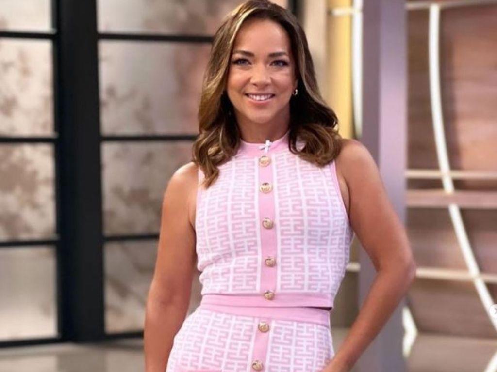 Adamari López se somete a tratamiento para eliminar la flacidez de su abdomen