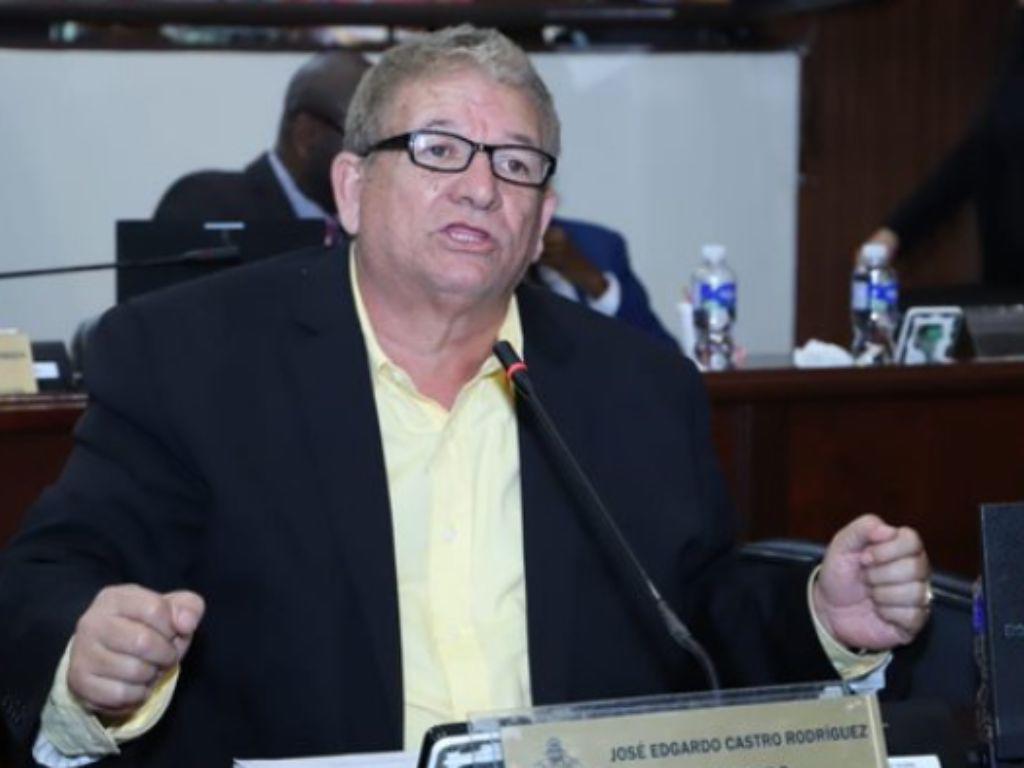 Edgardo Castro dice que Luis Redondo es el nuevo mandadero de Casa Presidencial