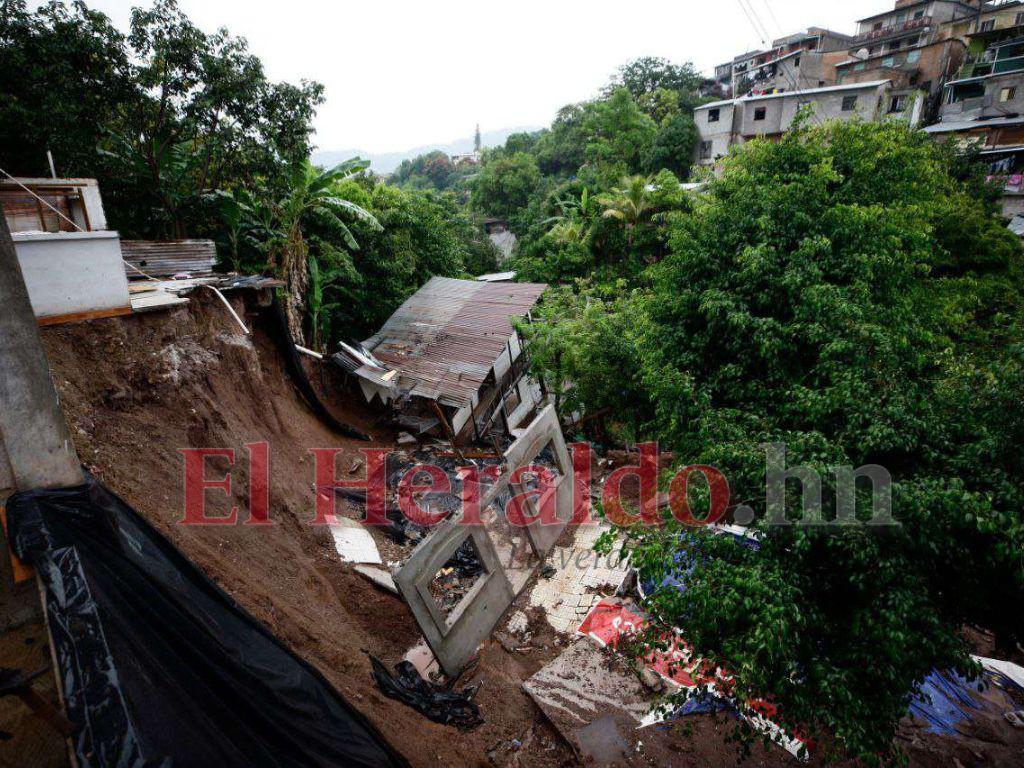 Lluvias reviven drama en zonas de riesgo capitalinas