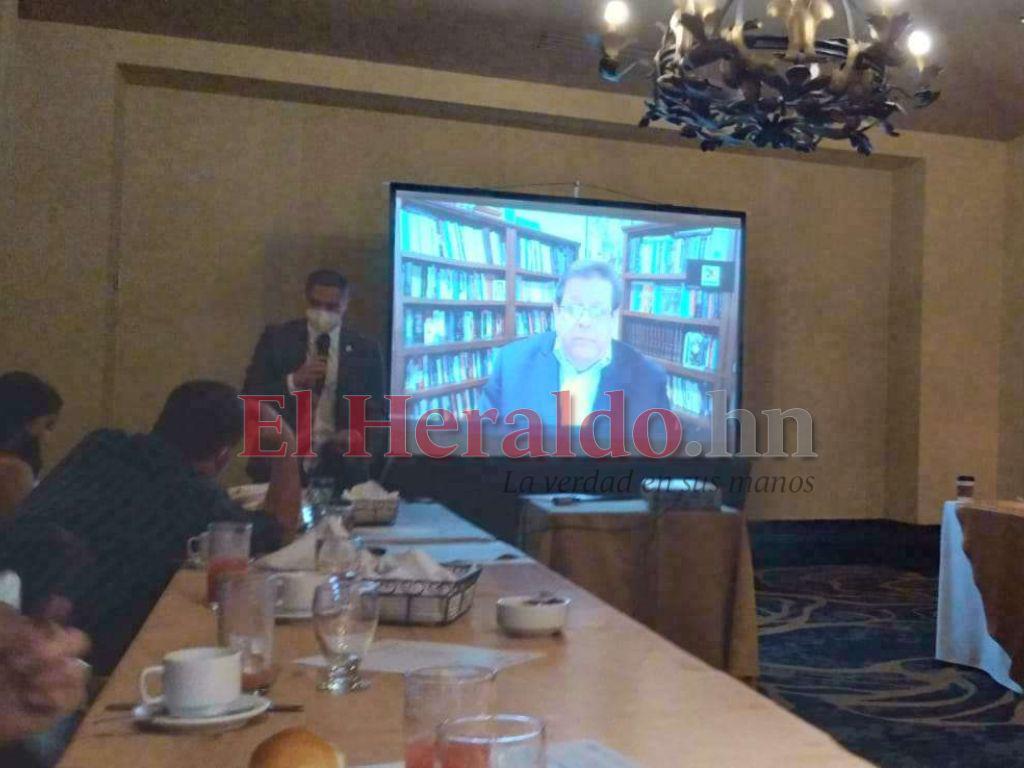 Mayoría de políticos son corruptos, según 68% de encuestados en estudio