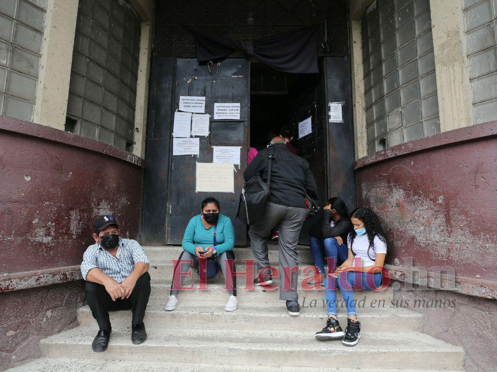Presencialidad en riesgo por reporte de 93 institutos con casos de covid-19