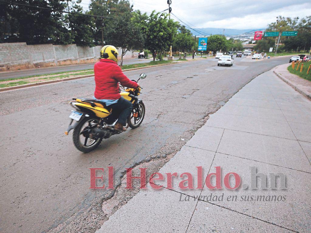 Baches, un peligro en la capital que tendría solución hasta agosto