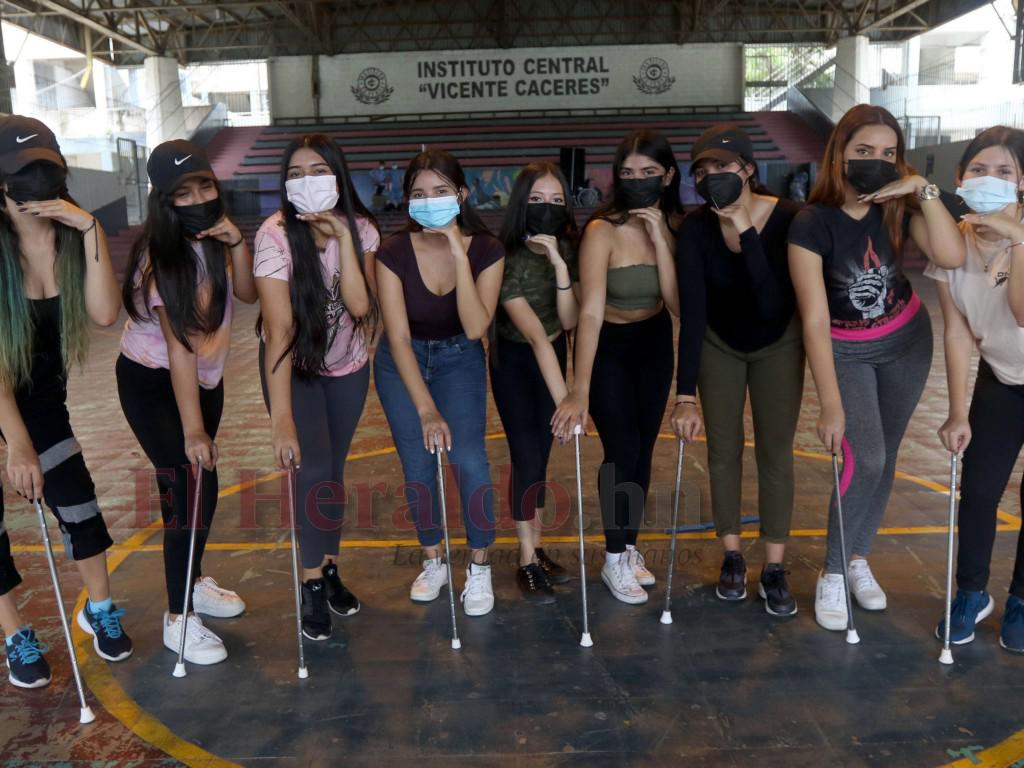 Centros educativos no serán premiados en los desfiles del 15 de septiembre