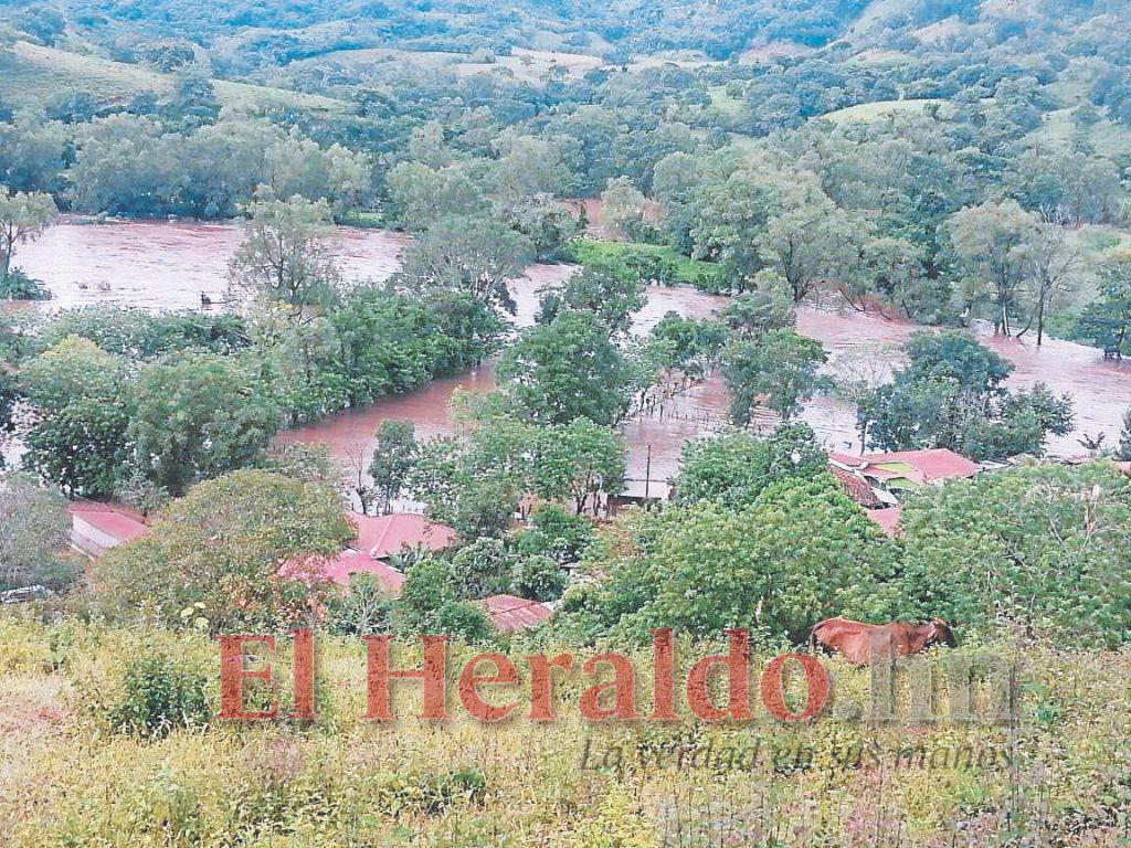 Destrucción de casas y aislamiento en el centro, sur y oriente de Honduras