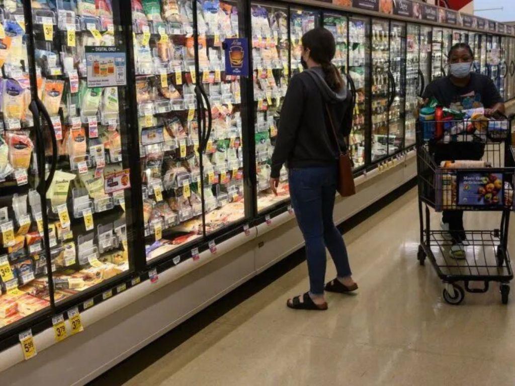 La inflación se modera en EEUU gracias a caída de precios de gasolina