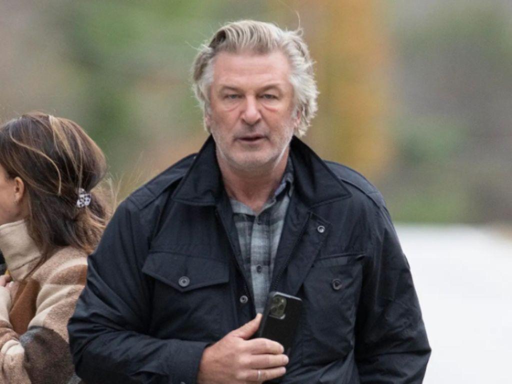 FBI confirma que Alec Baldwin sí disparó el arma que mató a su compañera