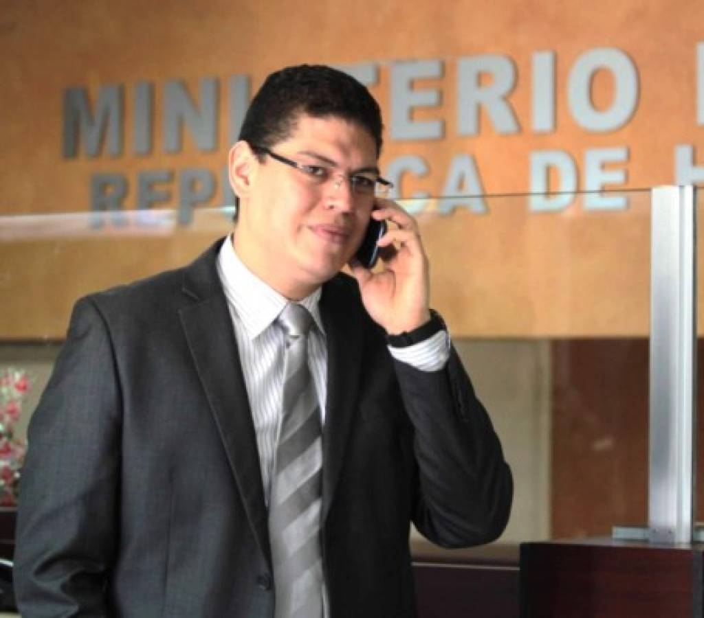 Confirman nombramiento de Ramírez como embajador